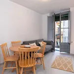Flateli Cort Reial 10 Апартаменты *