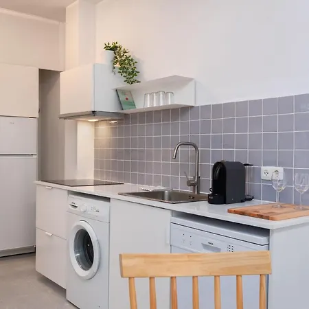 Flateli Cort Reial 10