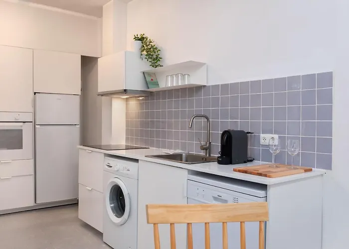 Flateli Cort Reial 10